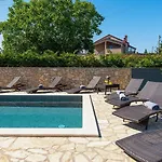בית נופש Haustierfreundliche Mit Privatpool, Panoramablick Und Freien Eintritt Ins Lanterna