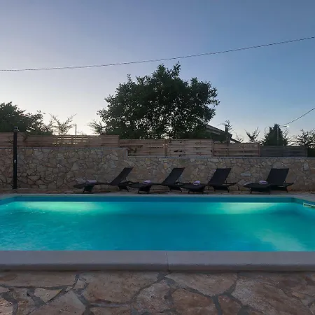 Haustierfreundliche Mit Privatpool, Panoramablick Und Freien Eintritt Ins Lanterna * Tar-Vabriga