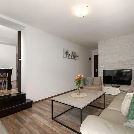 Vakantiehuis Haustierfreundliche Mit Privatpool, Panoramablick Und Freien Eintritt Ins Lanterna