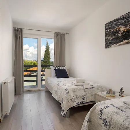 Haustierfreundliche Mit Privatpool, Panoramablick Und Freien Eintritt Ins Lanterna *
