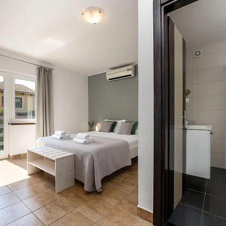 Vakantiehuis Haustierfreundliche Mit Privatpool, Panoramablick Und Freien Eintritt Ins Lanterna