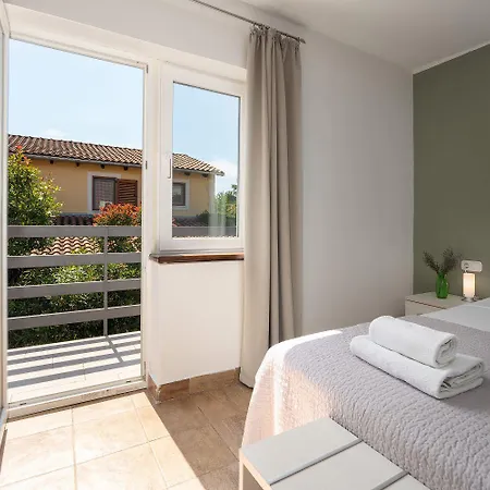 Haustierfreundliche Mit Privatpool, Panoramablick Und Freien Eintritt Ins Lanterna Hébergement de vacances