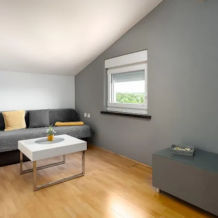 Hébergement de vacances Haustierfreundliche Mit Privatpool, Panoramablick Und Freien Eintritt Ins Lanterna Tar-Vabriga